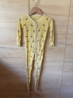 Yellow Bee Print Kids One-Piece Zipper Pajamas